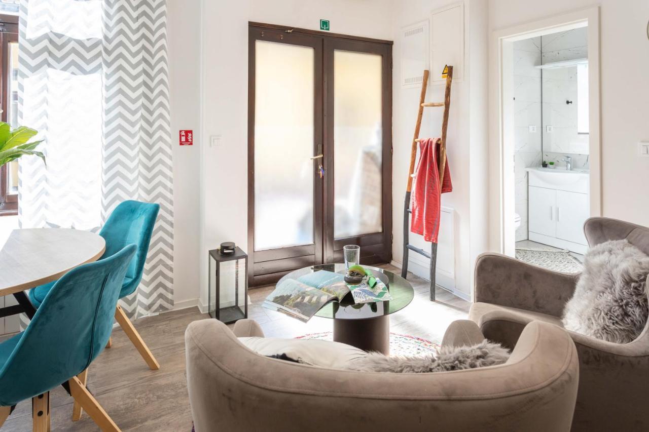Design Sunny 2Bdr Apartment Near The City Center Zagreb Exterior photo